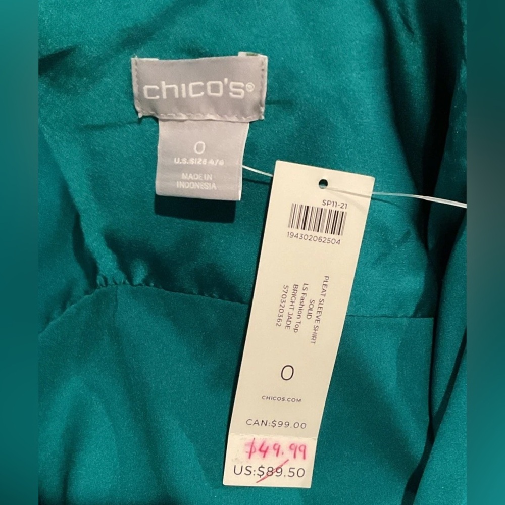 Chicos Satin Pleat Sleeve Shirt Button Up Blouse Bright Jade Green Sz 0 (S) NWT - Picture 7 of 9